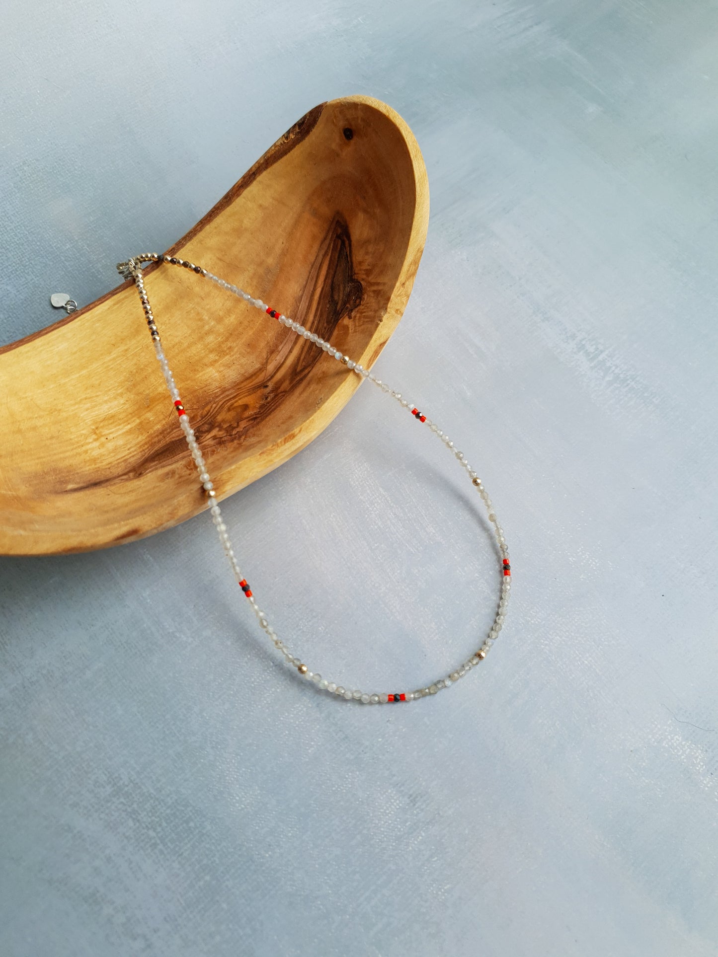 Sophisticated Sparkle Labradorite Collar