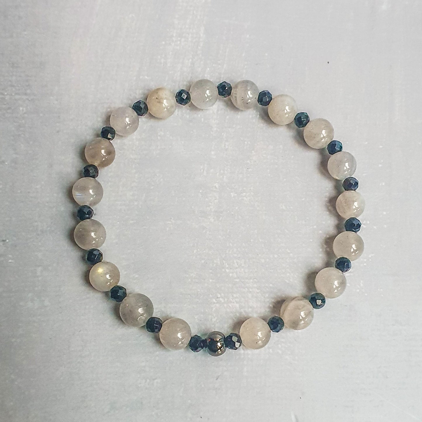 Natural Radiance Moon Noir Bracelet