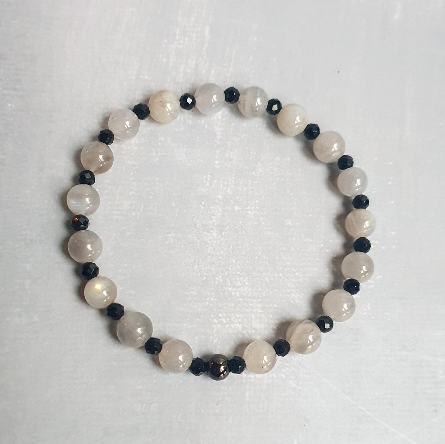 Natural Radiance Moon Noir Bracelet