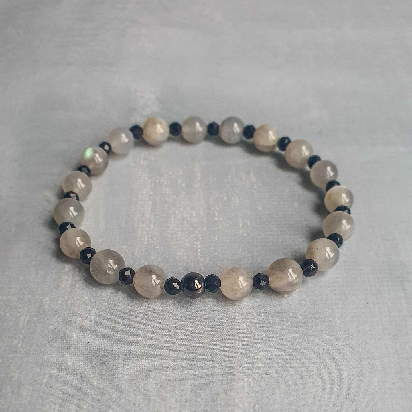 Natural Radiance Moon Noir Bracelet