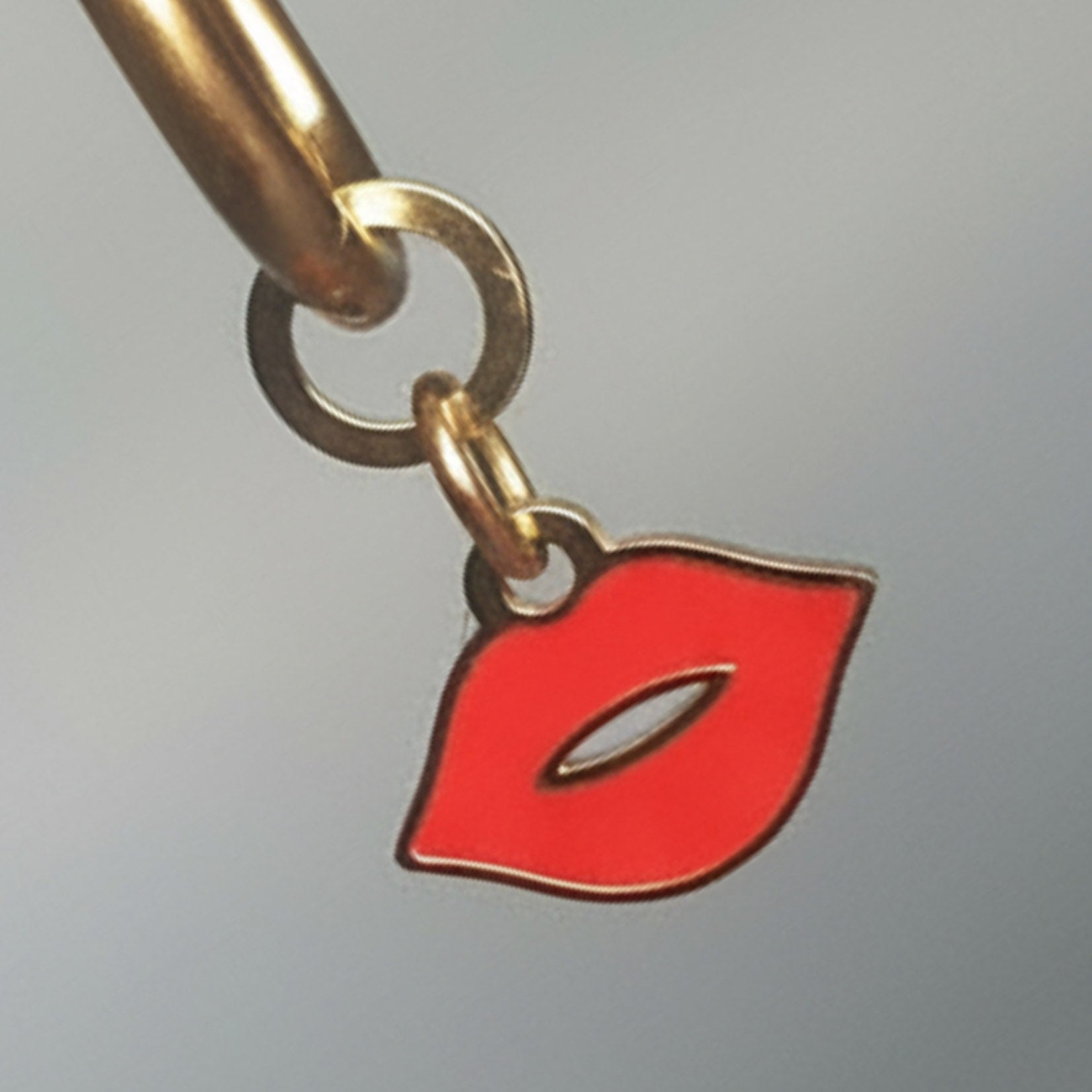 Rebel Lips Classic Hex Huggie