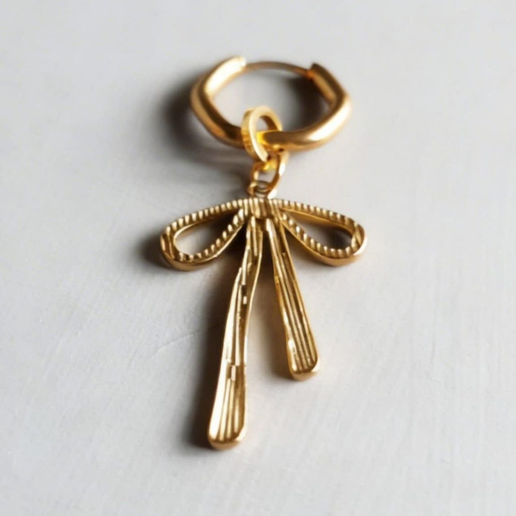 Statement Gold Bow Classic Hex  Huggy