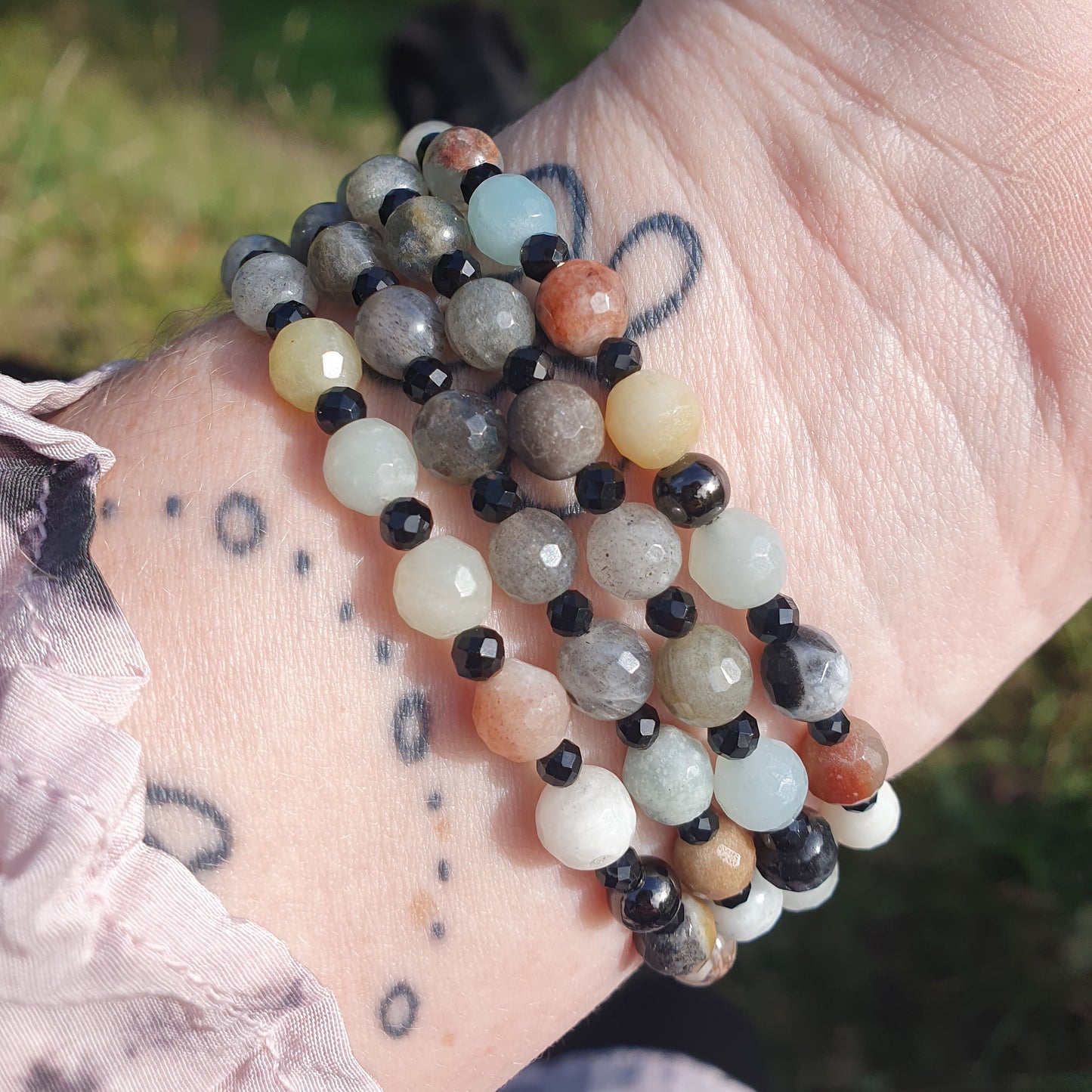 Floral Shadow Beaded Bracelet