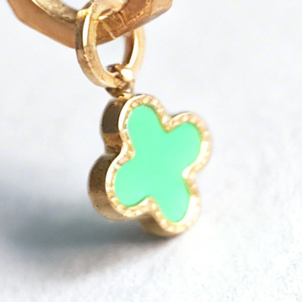 Emerald Clover Huggy Classic Hex Huggie