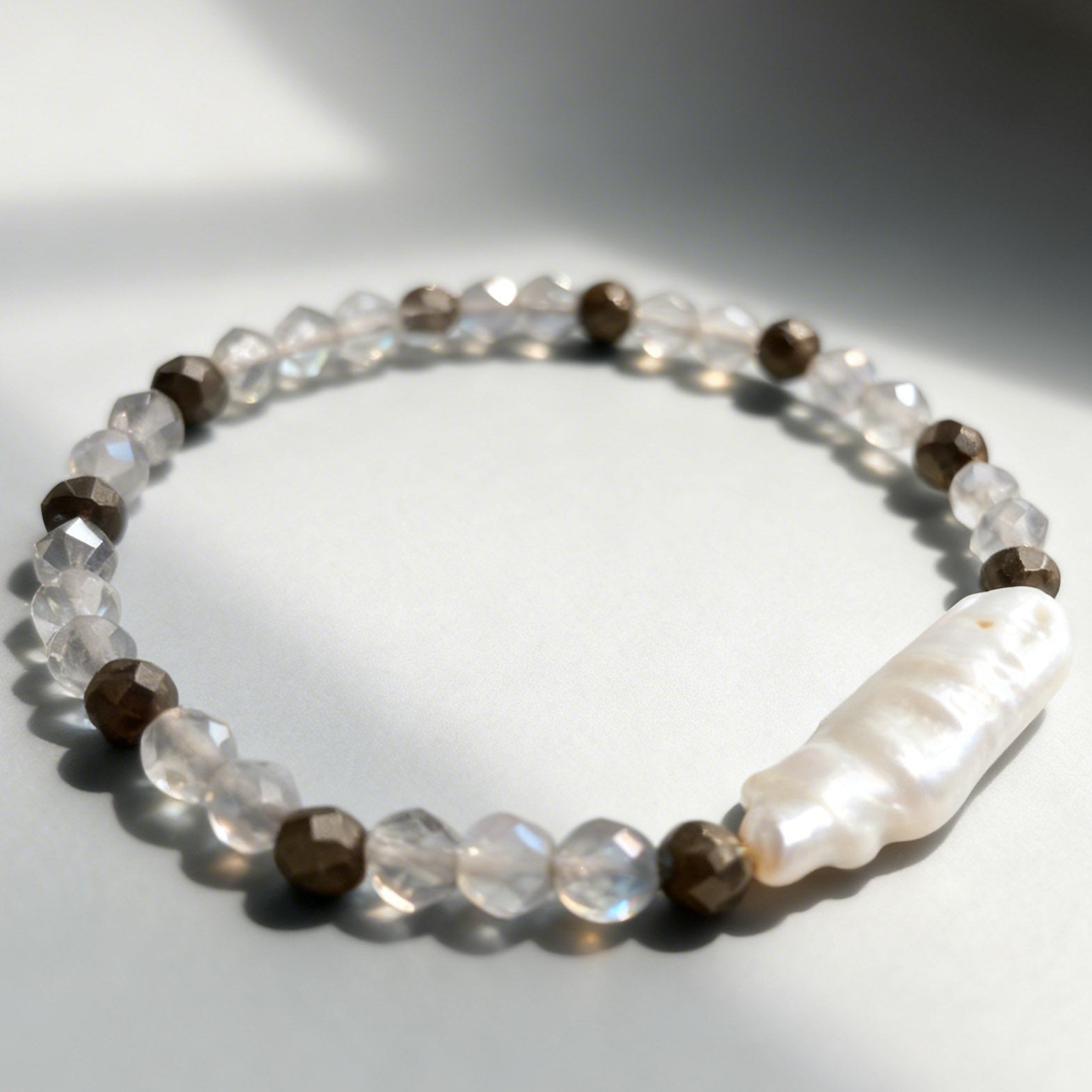 Labradorite, Pyrite & Freshwater Pearl Bracelet
