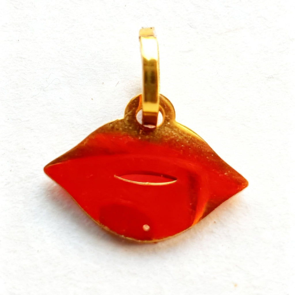 Scarlet Kiss Lip Charm