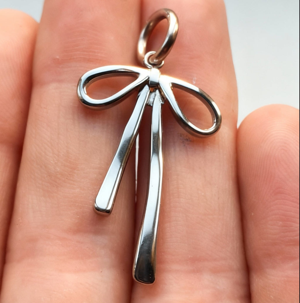 Icon Ribbon Bow Charm