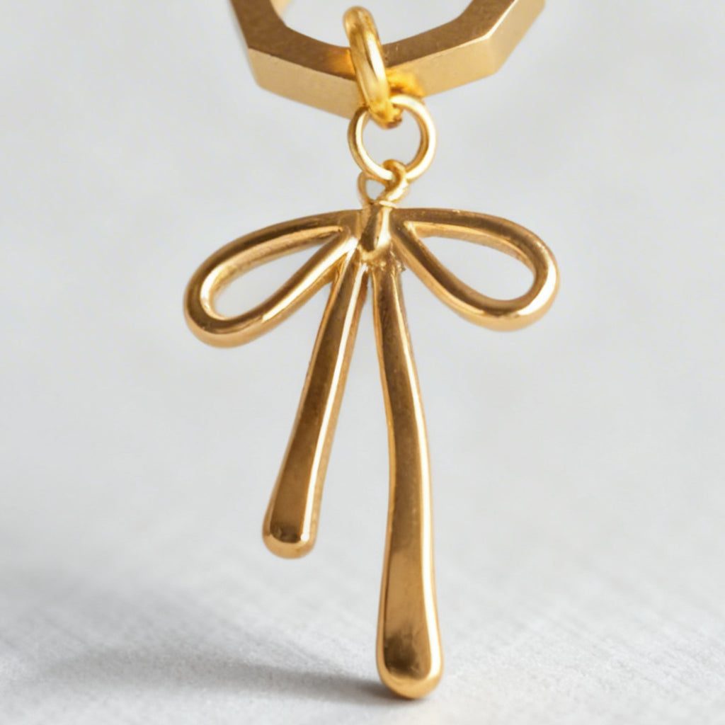 Statement Gold Bow Statement Hex Huggy