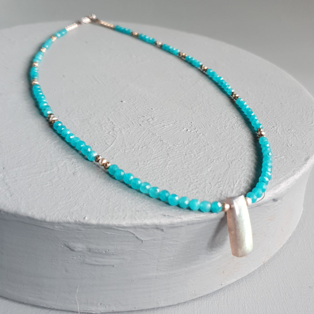 Green Flash Labradorite & Neon Apatite Collar Necklace