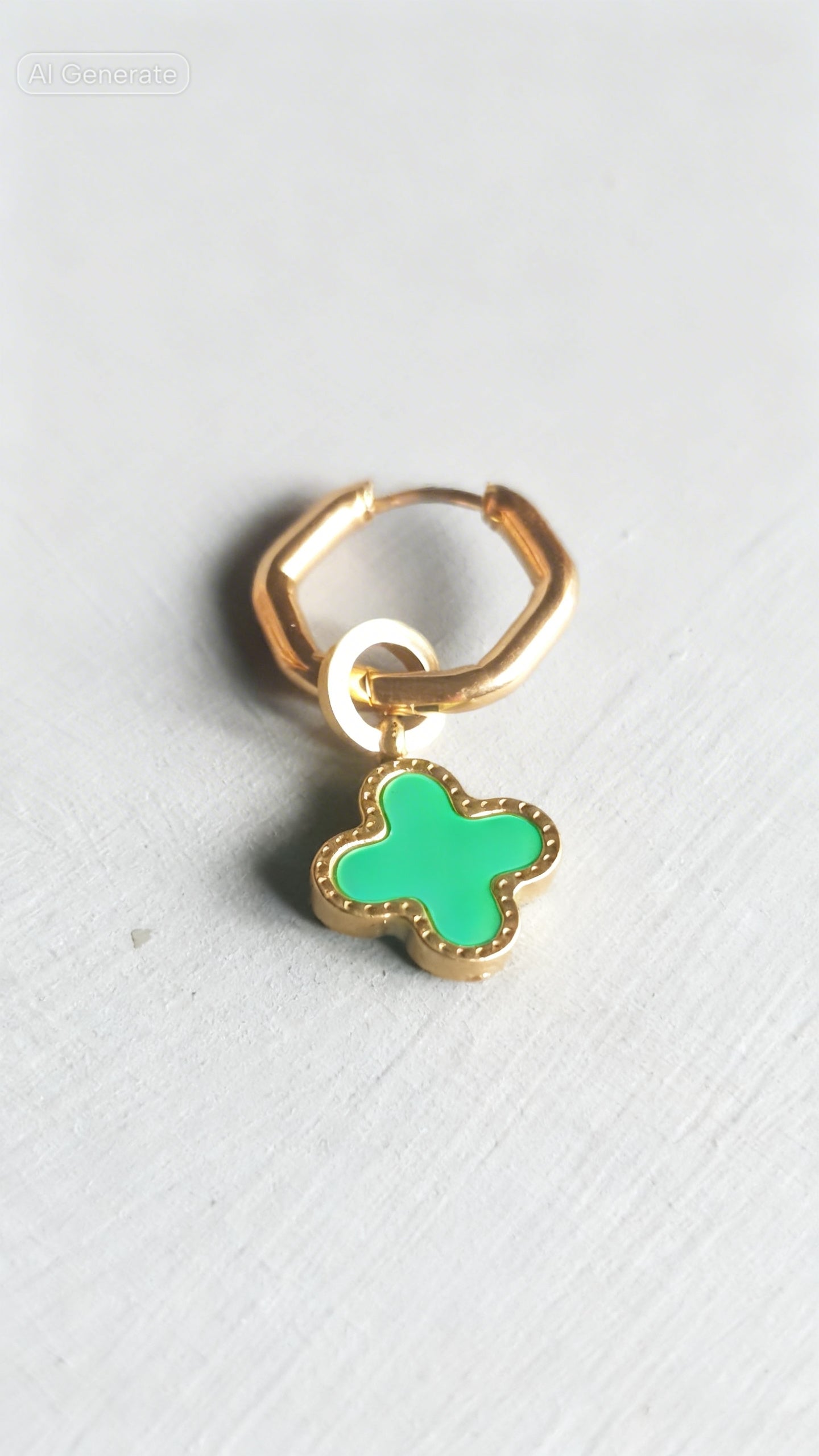 Emerald Clover Huggy Classic Hex Huggie