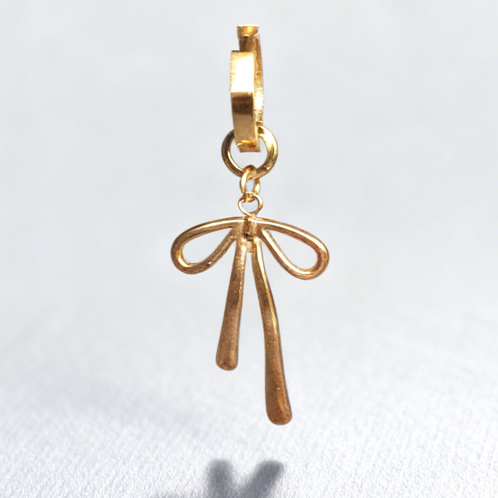 Statement Gold Bow Statement Hex Huggy