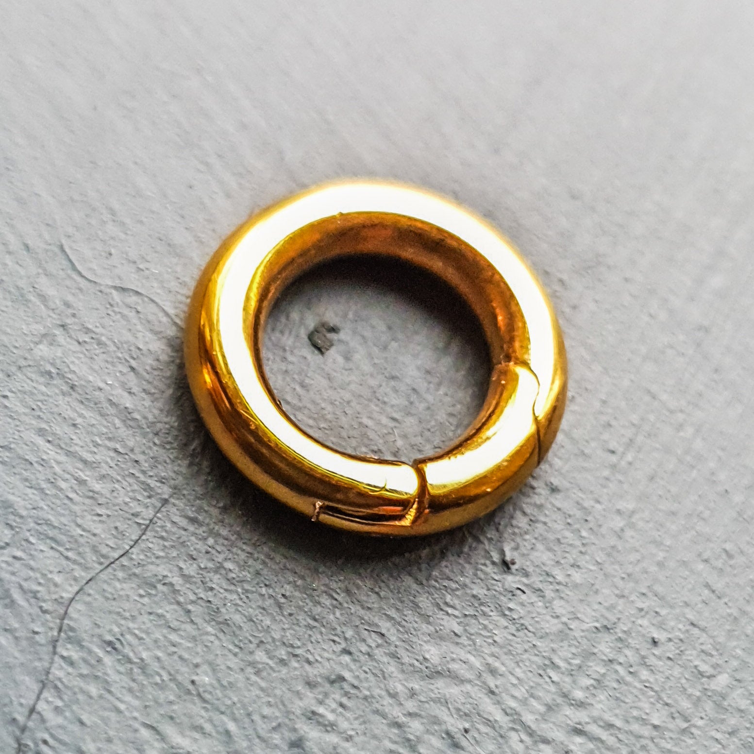 Gold Freedom Round Mini Lock