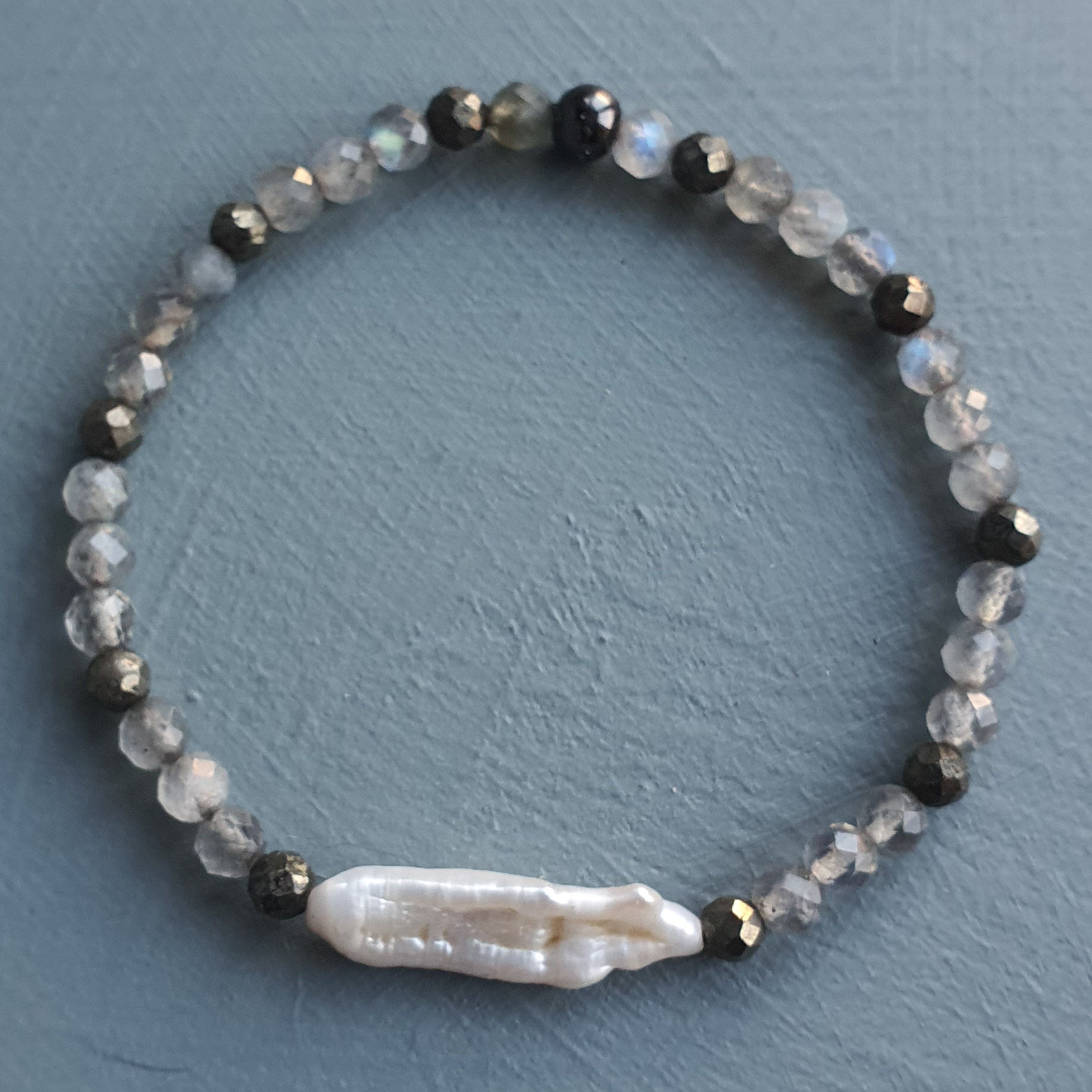 Labradorite, Pyrite & Freshwater Pearl Bracelet